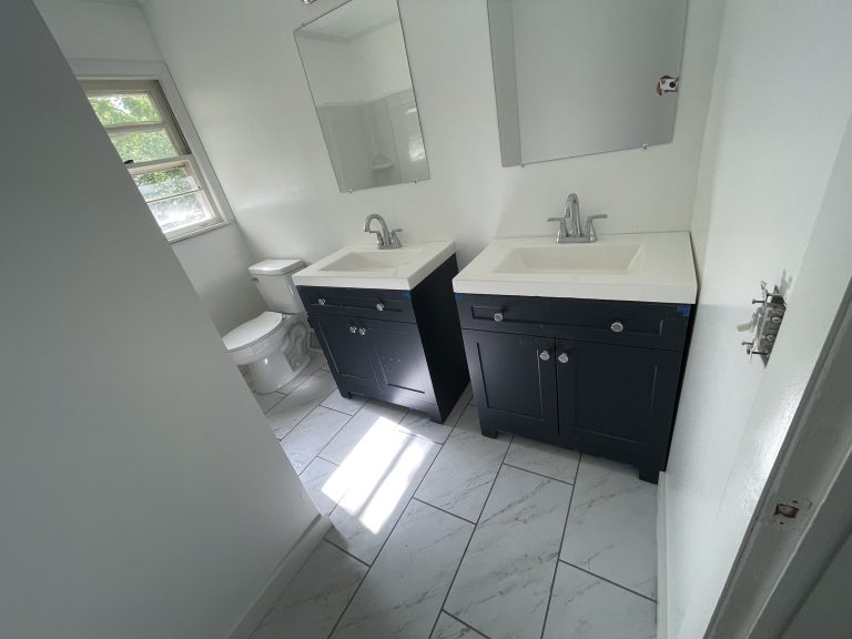 1105 Sumter St. — 6