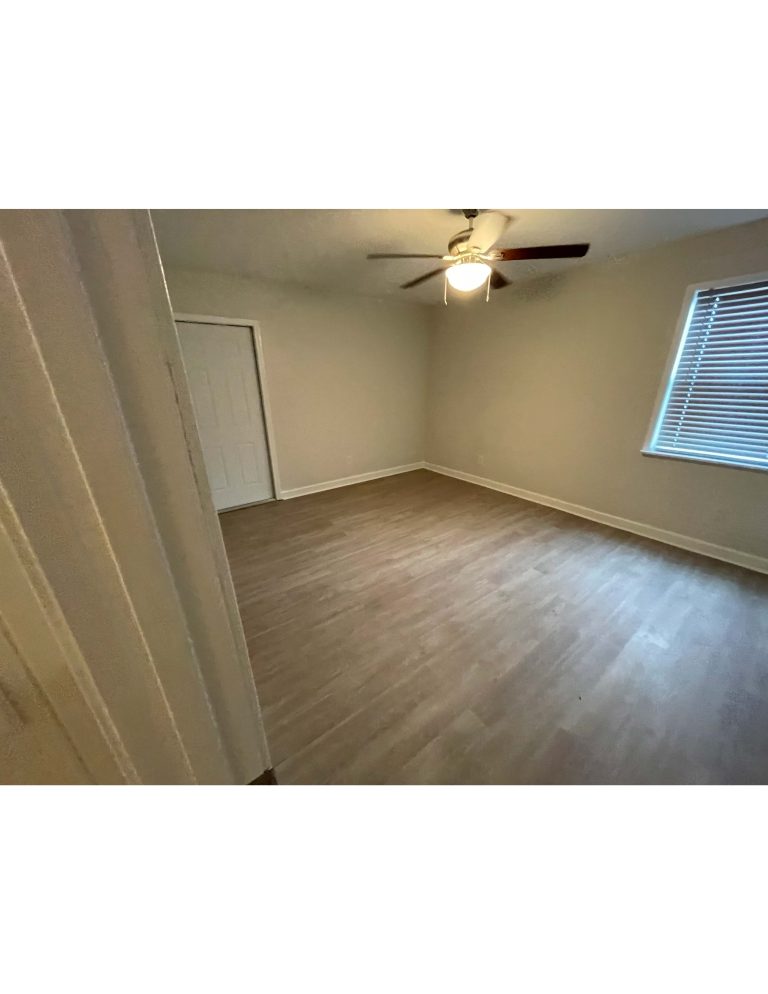 216 J Saunders Rd. — 15